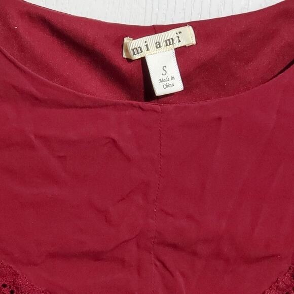 Crocheted lace cranberry ruffled‎ jasmine dress - Picture 5 of 8